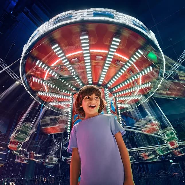 swing carousel at Place Vendôme Qatar